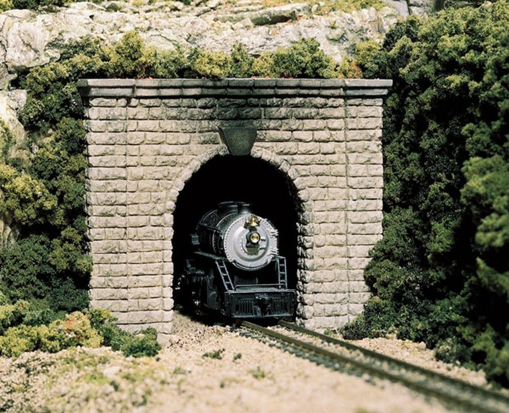 HO Cut Stone Single Tunnel Portal