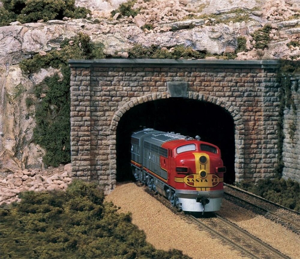 HO Cut Stone Double Tunnel Portal